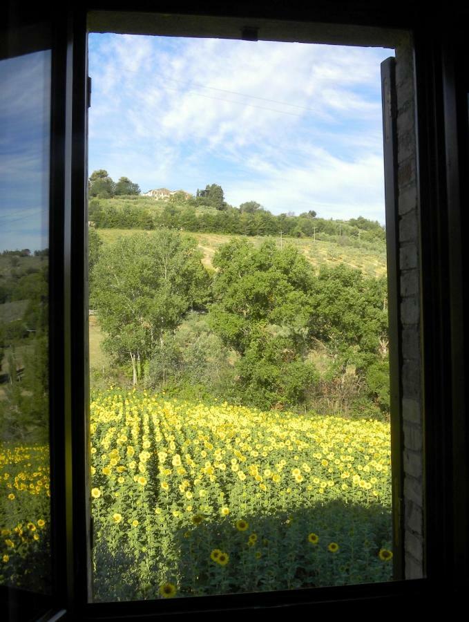 Appartamenti Verde Collina Umbra Bevagna Esterno foto