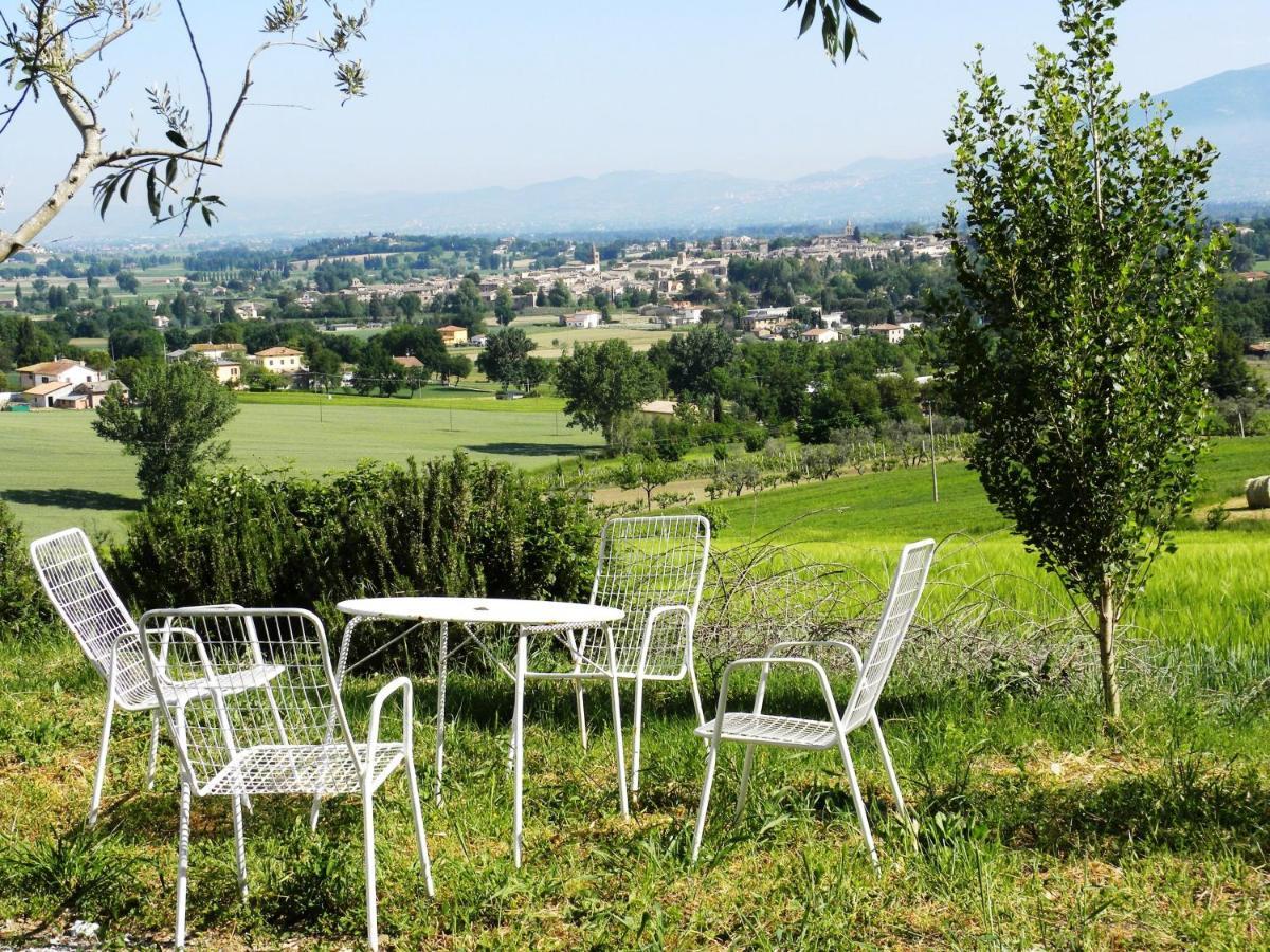 Appartamenti Verde Collina Umbra Bevagna Esterno foto